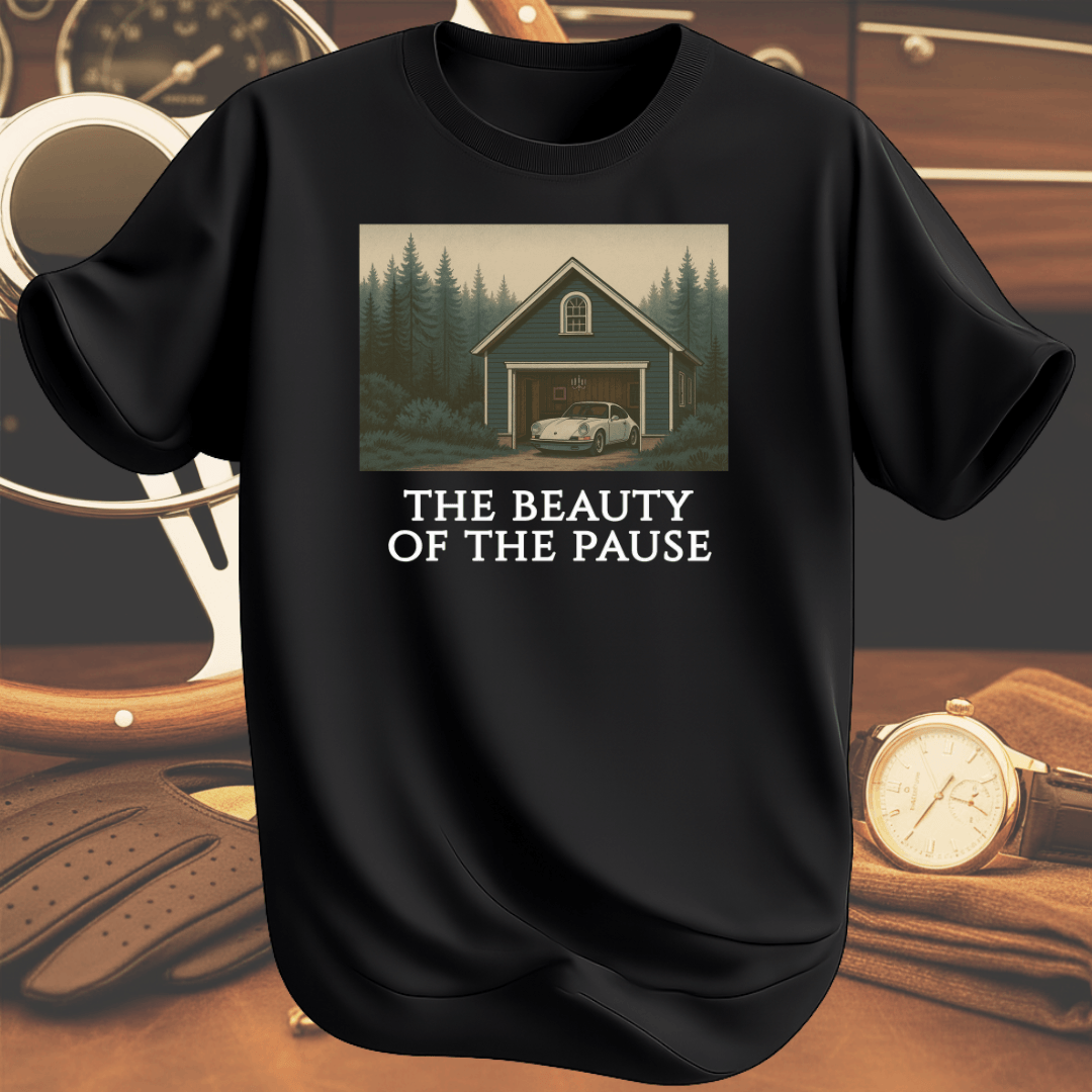 THE BEAUTY OF THE PAUSE T-shirt svart inspirerad av lugn och klassisk bilkultur