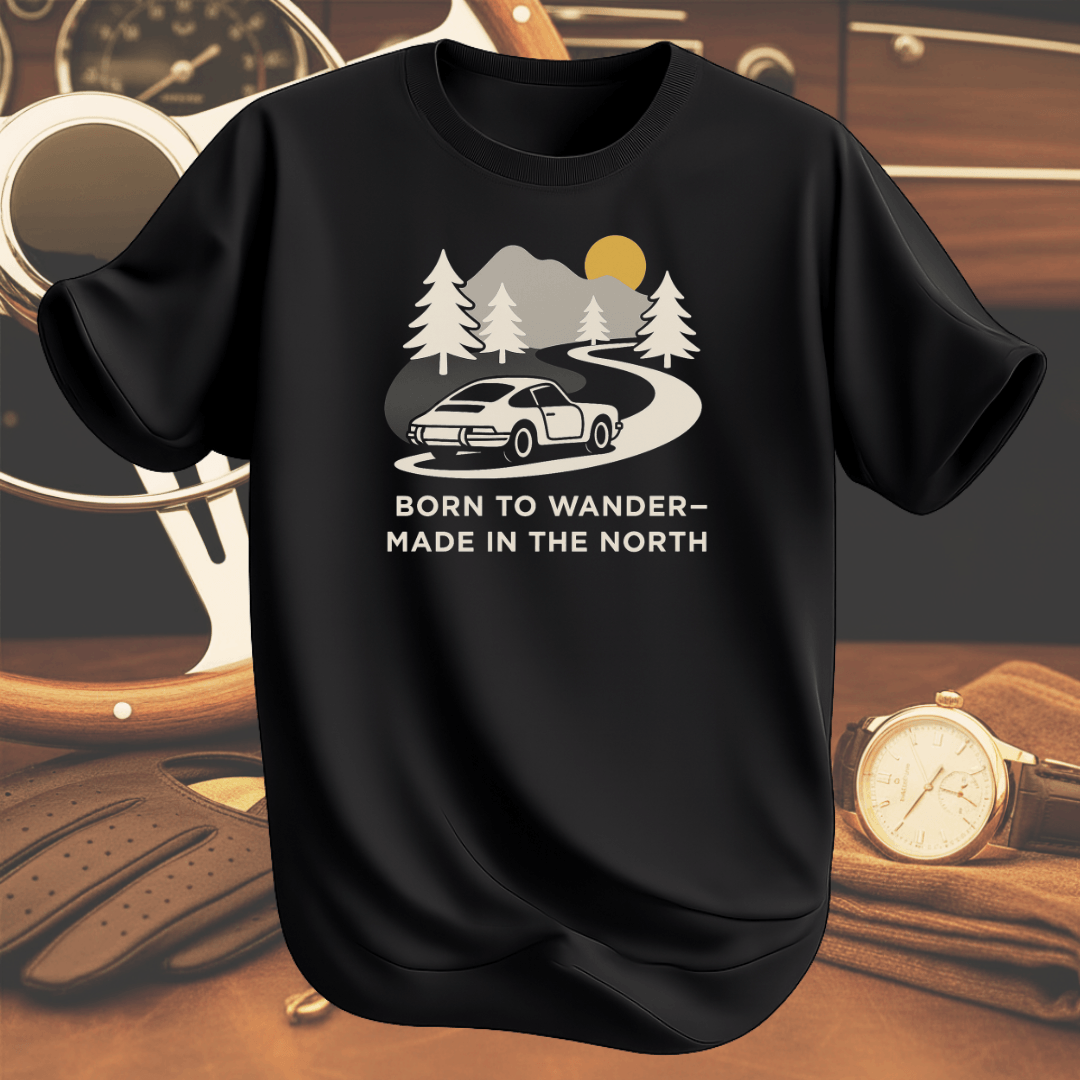 BORN TO WANDER MADE IN THE NORTH T-shirt svart inspirerad av nordiska vägar